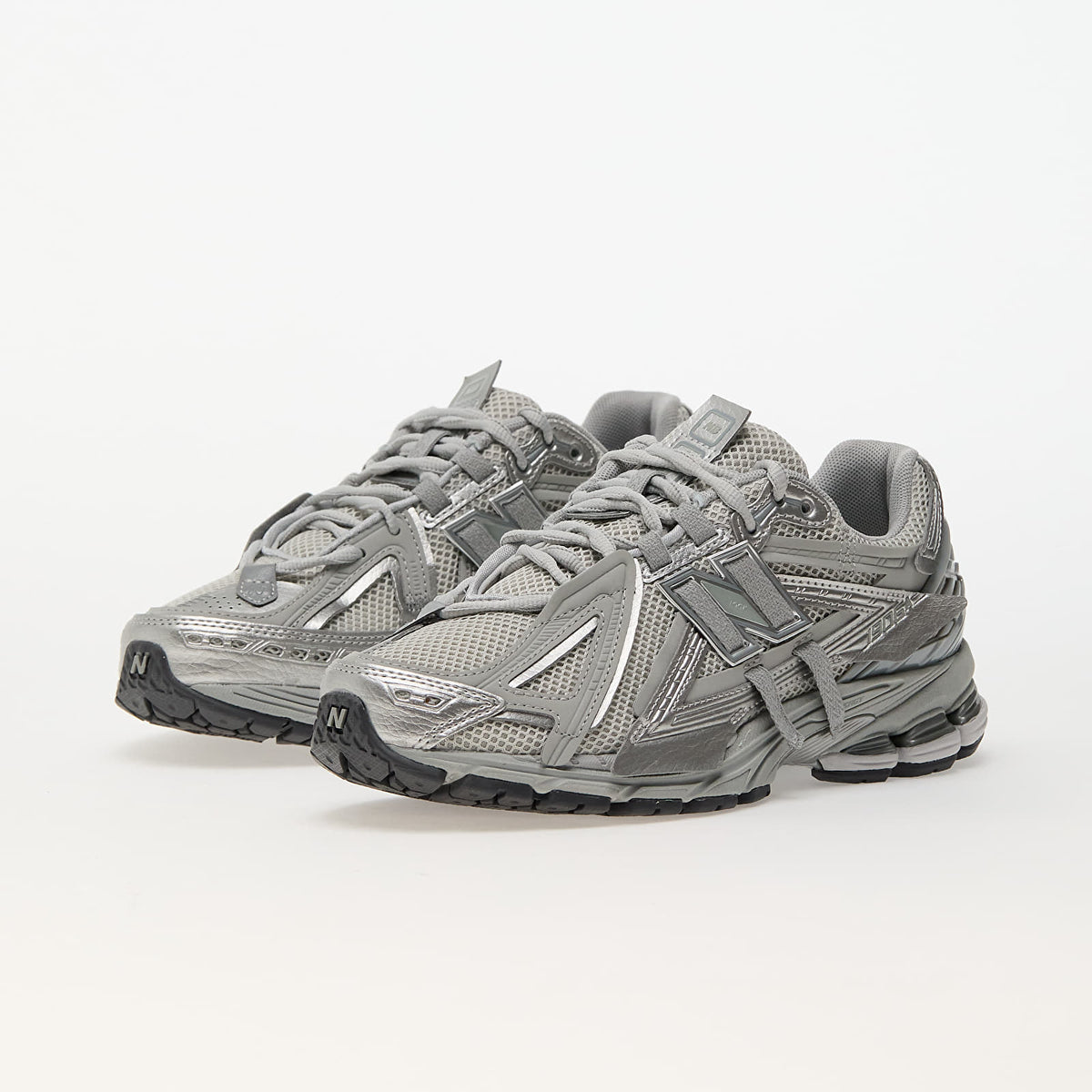 1906A Grey metalic 2025 (lacets offet)