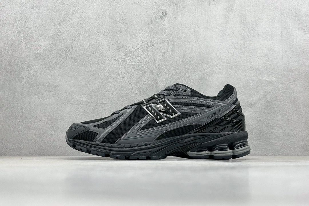 1906R Black 2025