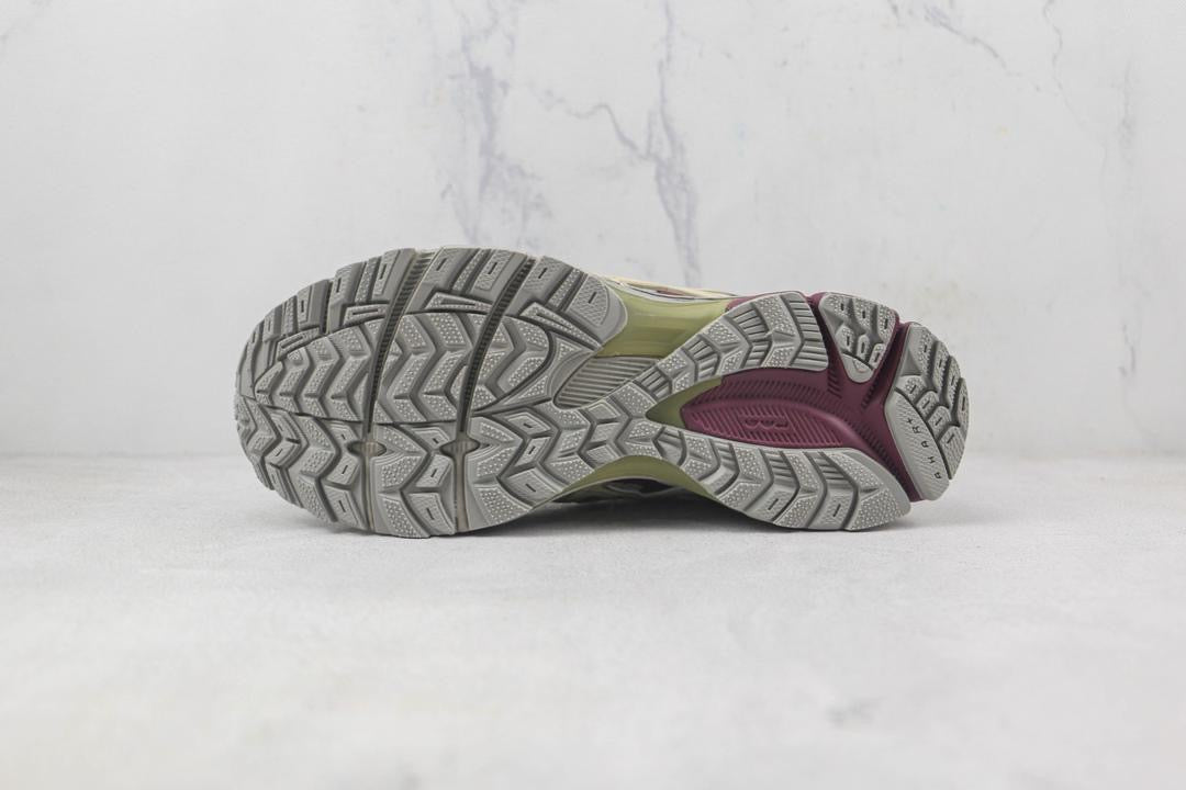 Gel-Kahana 8 Silver Berry