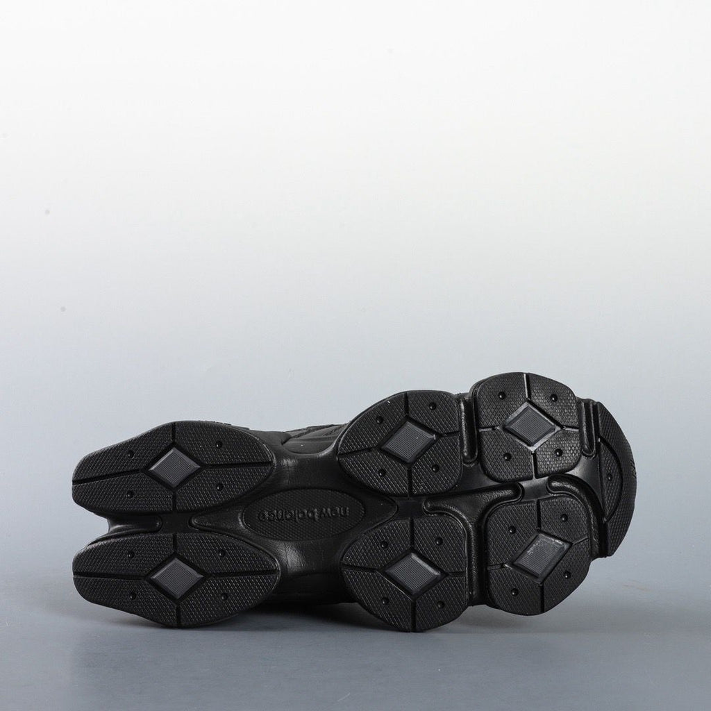 9060 Triple BLACK Leather
