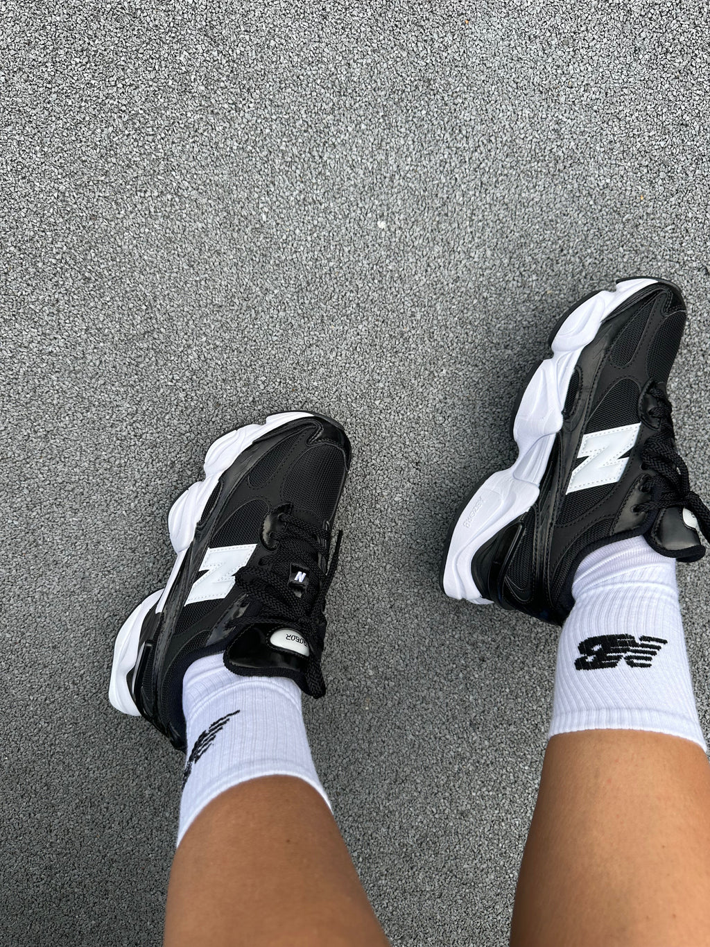 9060R full black & white 2026