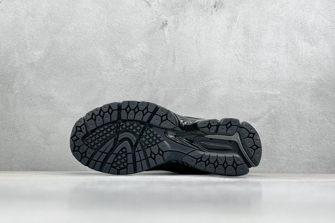 1906R Black 2025