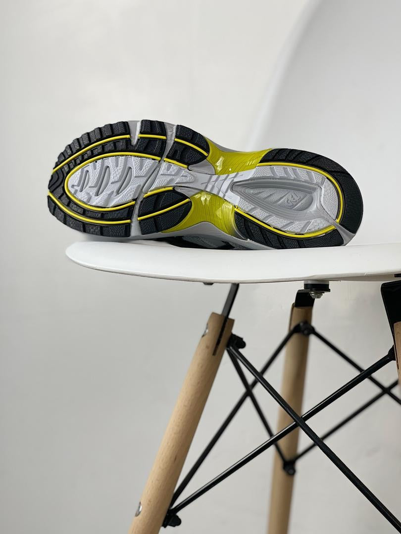 GEL-1090 Grey/ Black