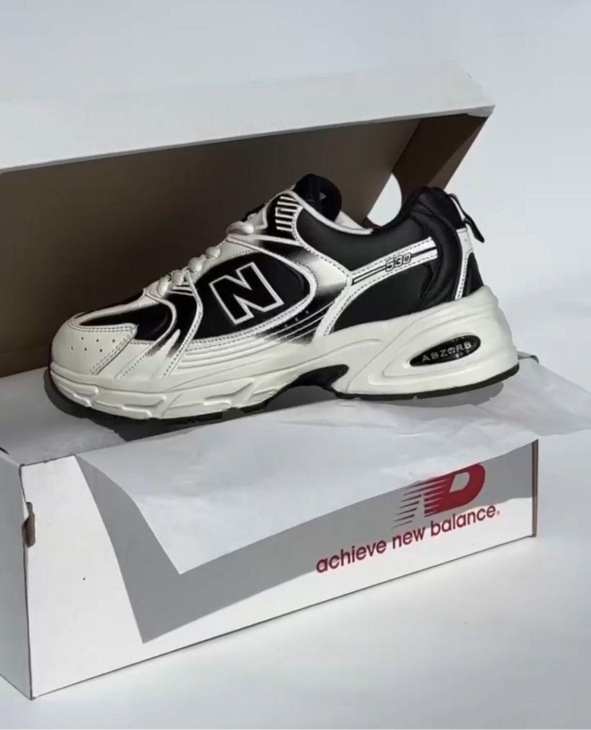 530 White Black 2025