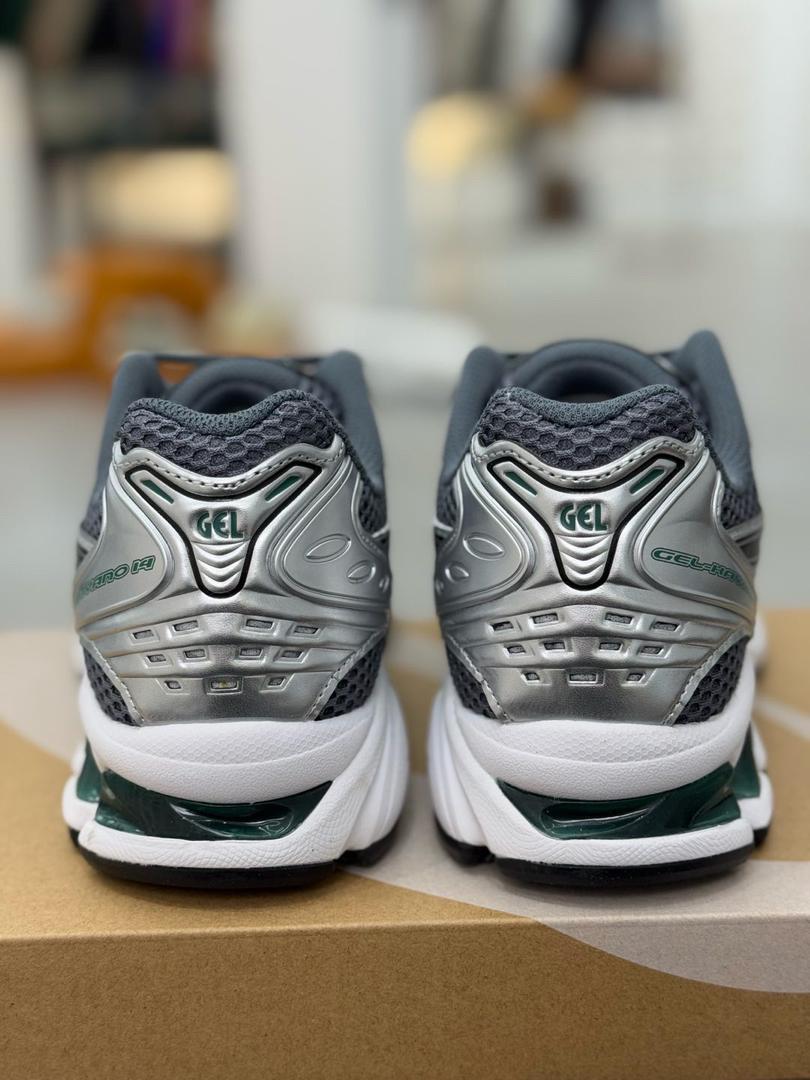 baskets Gel Kayano 14 grey