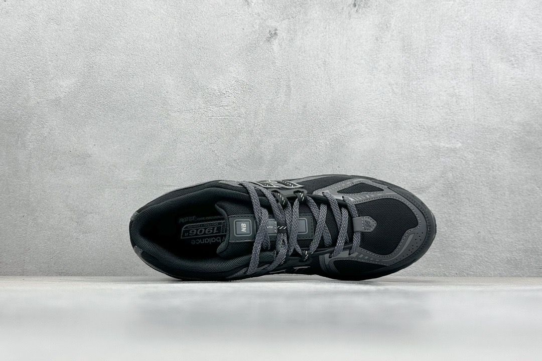 1906R Black 2025
