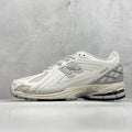 1906R White/Grey 2025