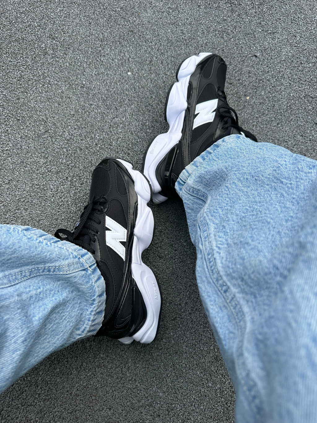 9060R full black & white 2026