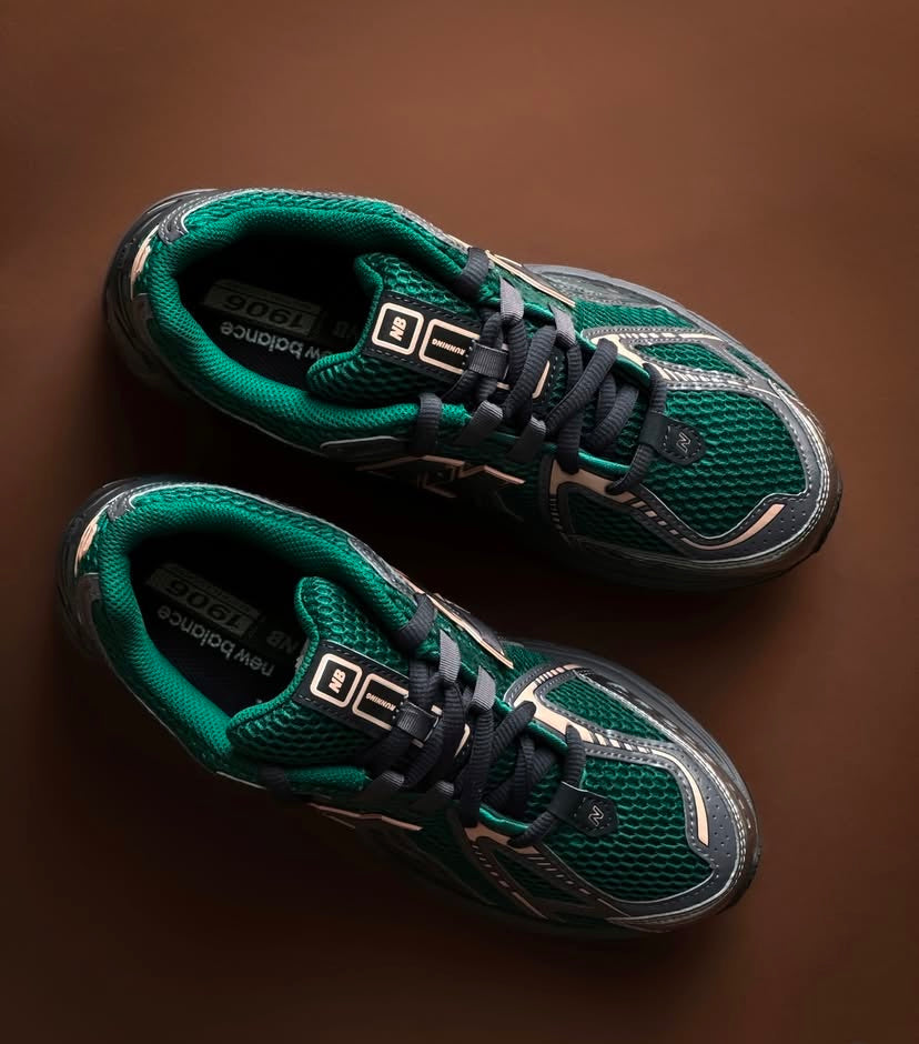 1906R / Trail Mix Green