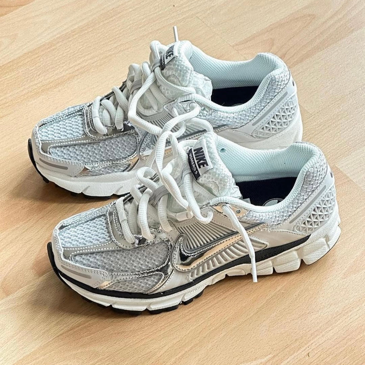 Zoom Vomero 5 GREY 099