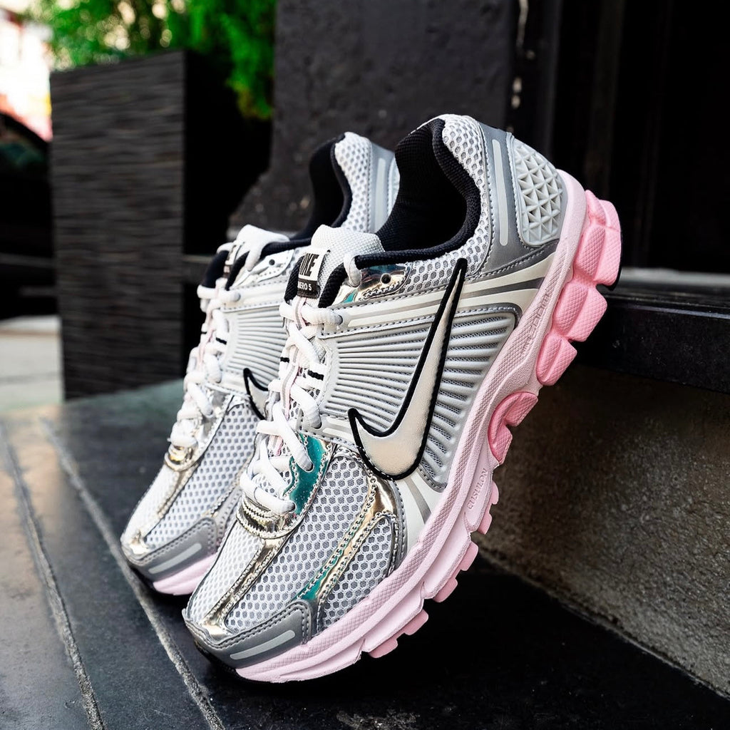 Zoom Vomero 5 Metallic Pink