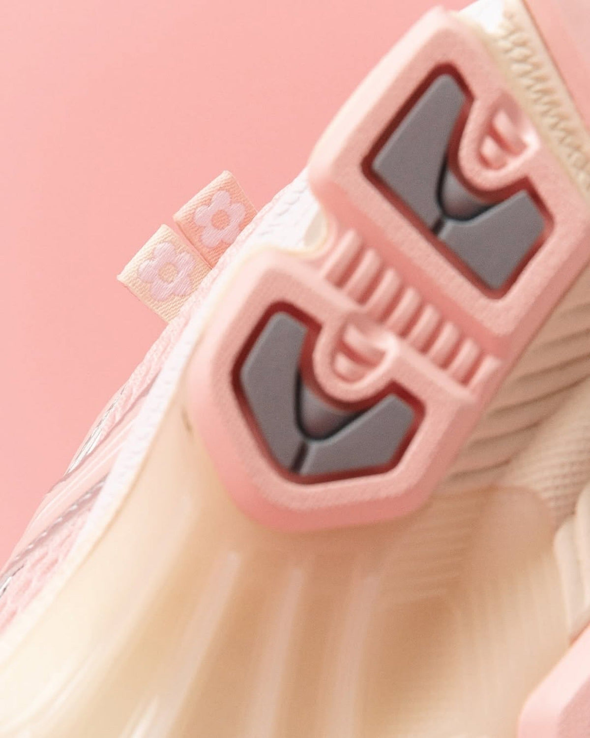Gel-Nimbus 10.1 Banana Split Strawberry