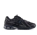 1906R Full Black 2025