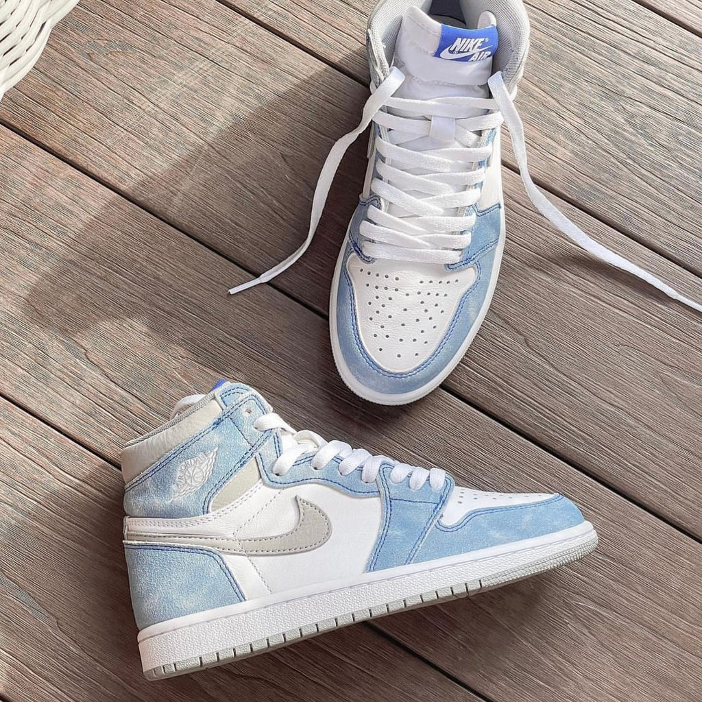 Sneakers - 1 Retro High OG Hyper Royal