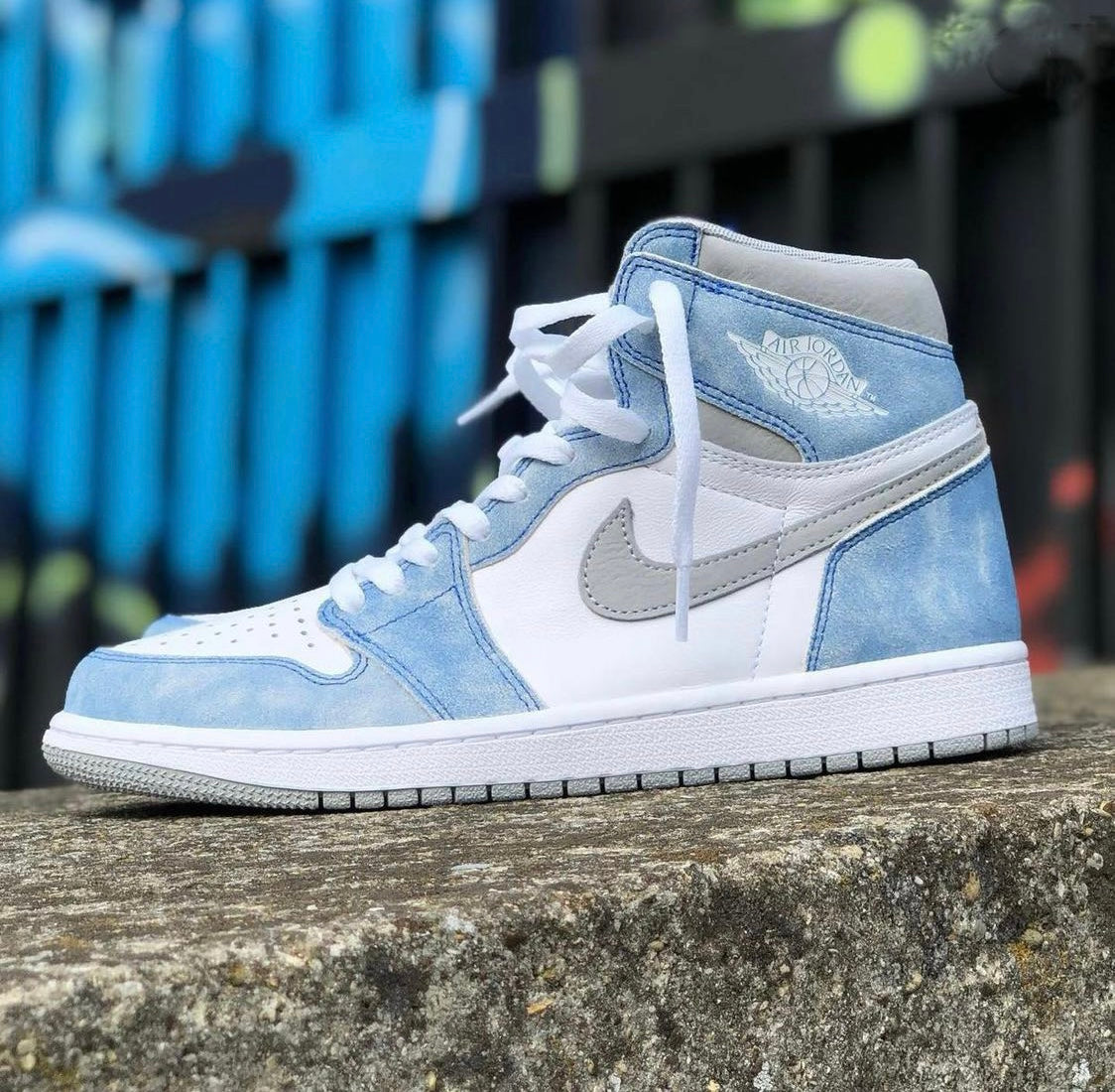 Sneakers - 1 Retro High OG Hyper Royal