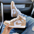 Sneakers - nude
