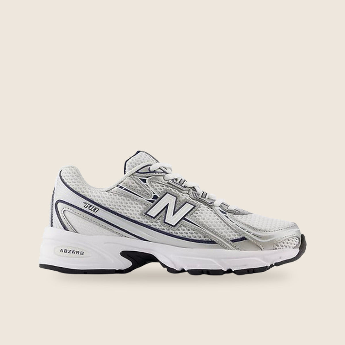 740 — Blanc et argent